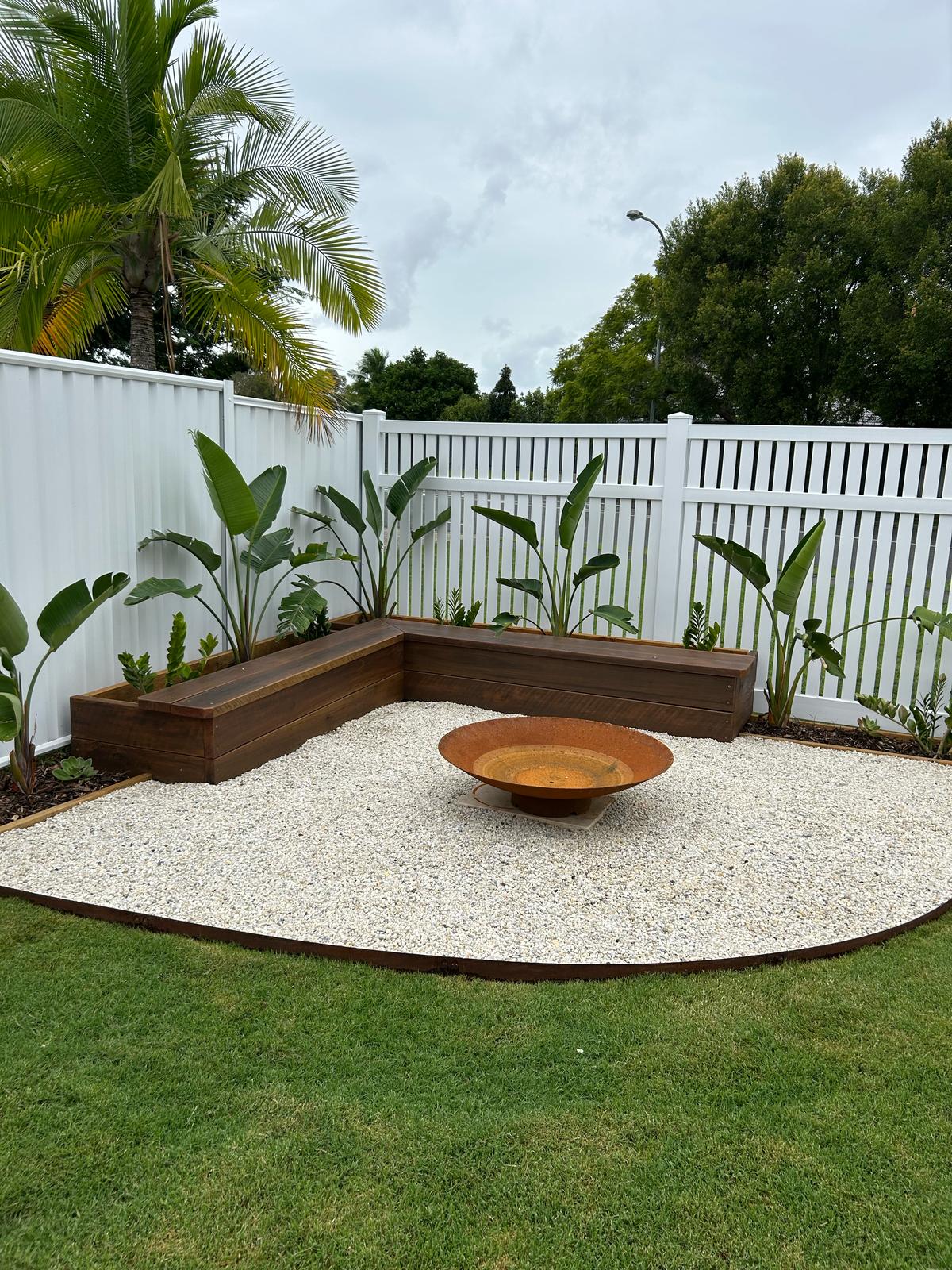Elegant Edging - price per 1075mm length