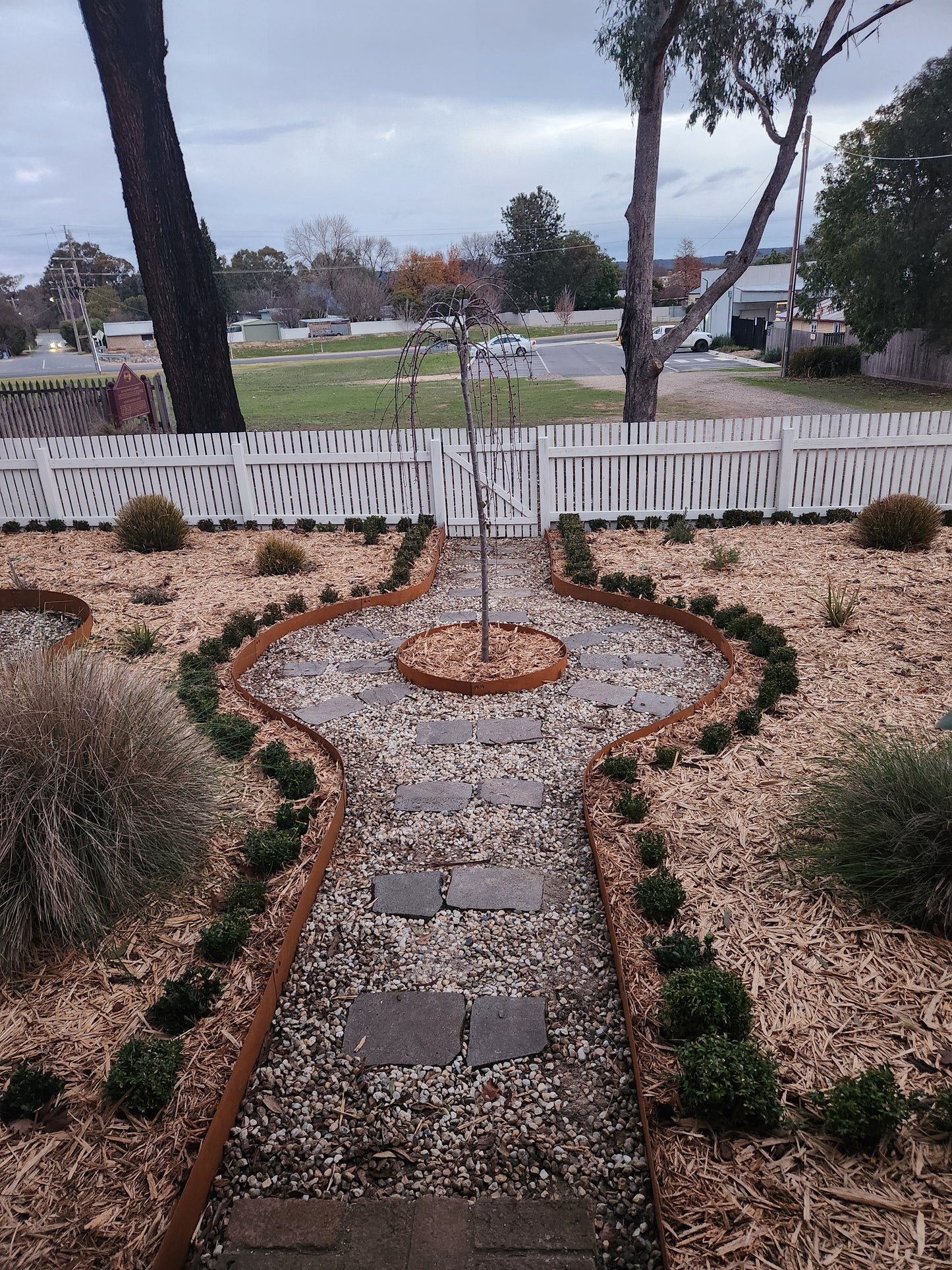 Elegant Edging - price per 1075mm length
